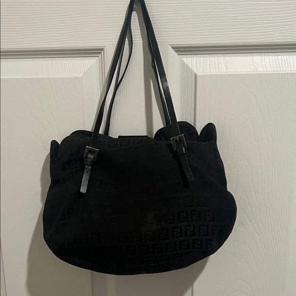 Fendi Black Shoulder Bag with Logo Pattern Vintage. - Picture 3 of 6